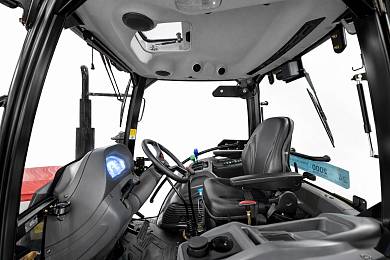 Трактор SCOUT SERIES TB G3 Basic + коммунальный комплект (отвал TX-220 + щётка МП2000)