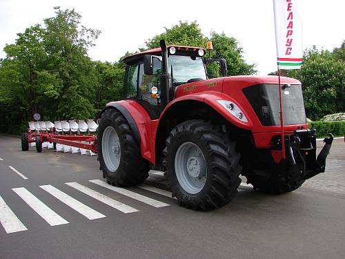 Большой трактор Беларус